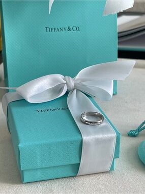 Tiffany & Co. Notes Lucida 3 Diamond Platinum Band Ring Size 5.5
